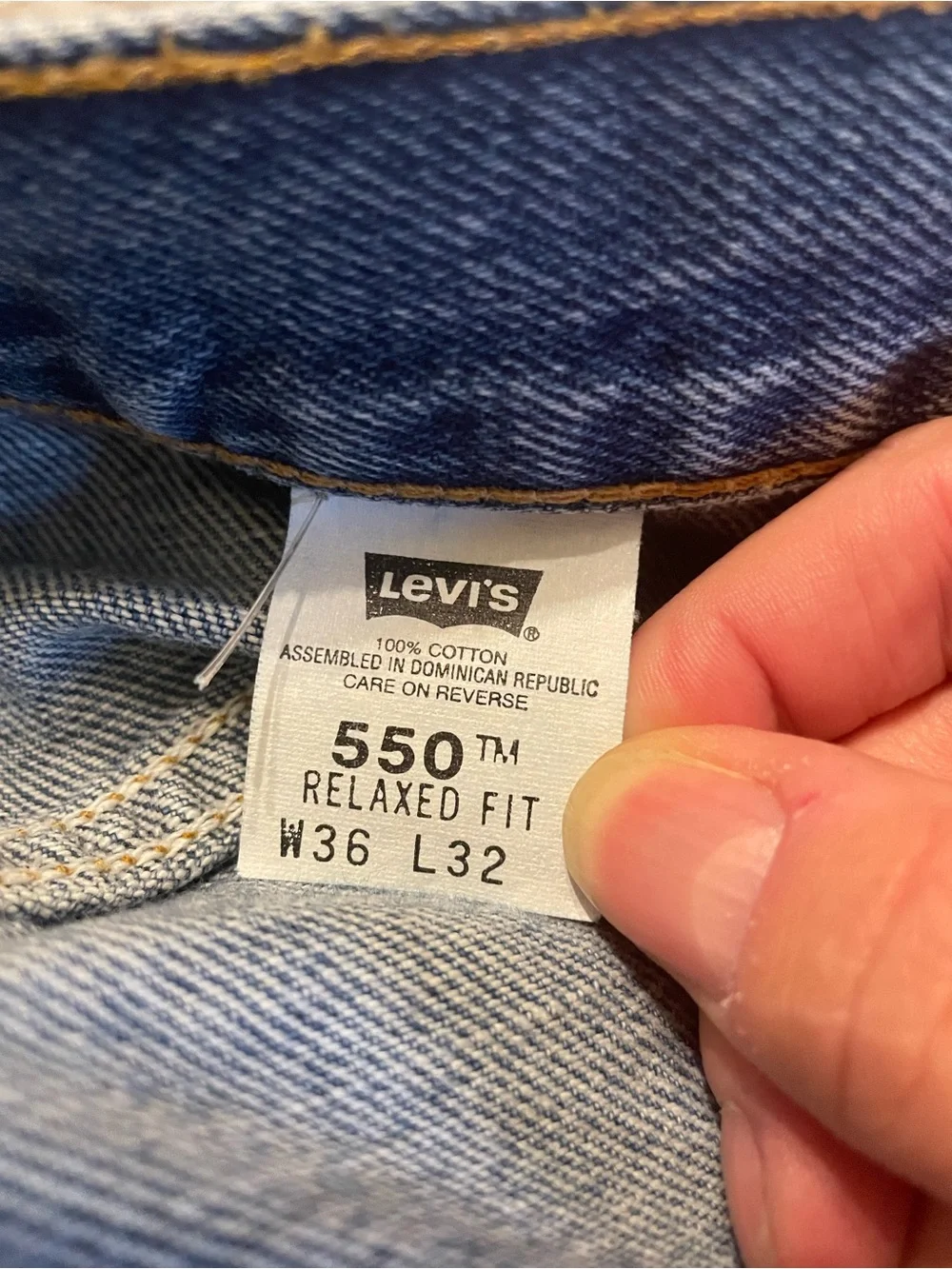 Vintage 1999 Levis 550 Medium Stonewash Jeans M110 Button Assembled DR US Cut